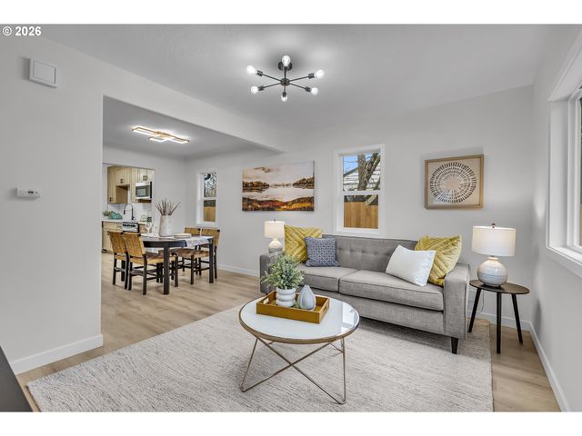 1217 Se 151ST Ave, Portland, OR 97233