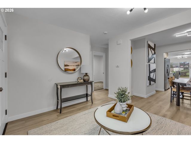 1217 Se 151ST Ave, Portland, OR 97233