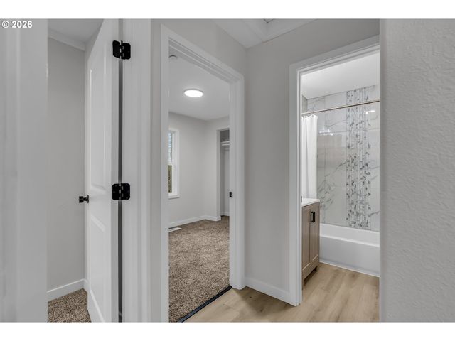 1217 Se 151ST Ave, Portland, OR 97233