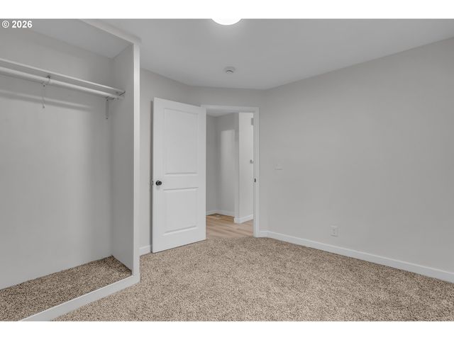 1217 Se 151ST Ave, Portland, OR 97233