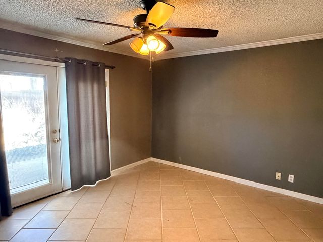 1315 E Hester Street, Brownfield, TX 79316