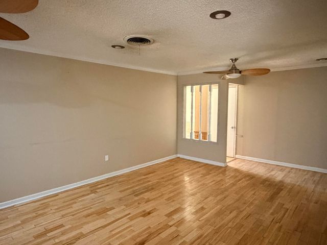 1315 E Hester Street, Brownfield, TX 79316