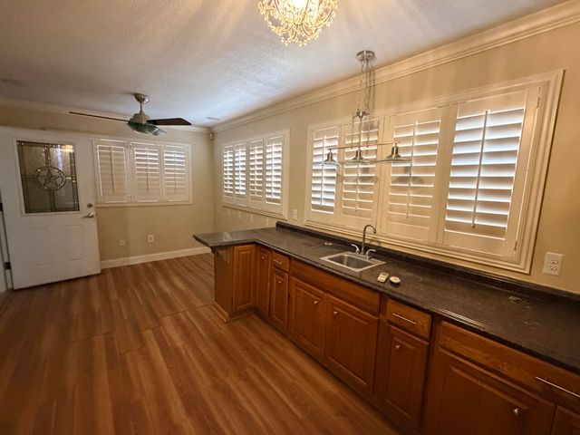 1315 E Hester Street, Brownfield, TX 79316