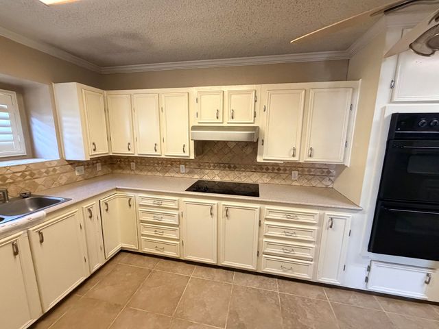 1315 E Hester Street, Brownfield, TX 79316