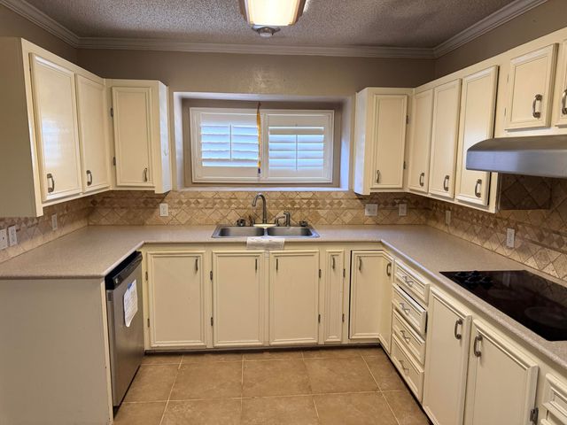 1315 E Hester Street, Brownfield, TX 79316