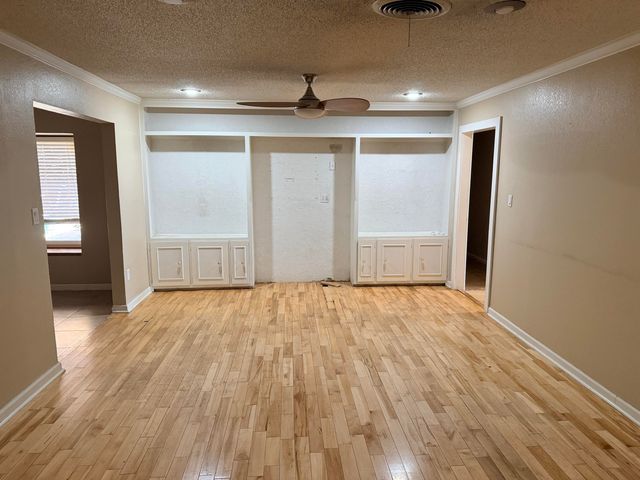 1315 E Hester Street, Brownfield, TX 79316