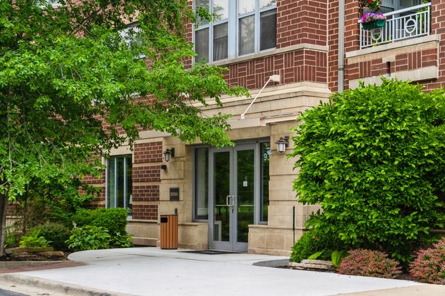 9360 SKOKIE Boulevard 414, Skokie, IL 60077