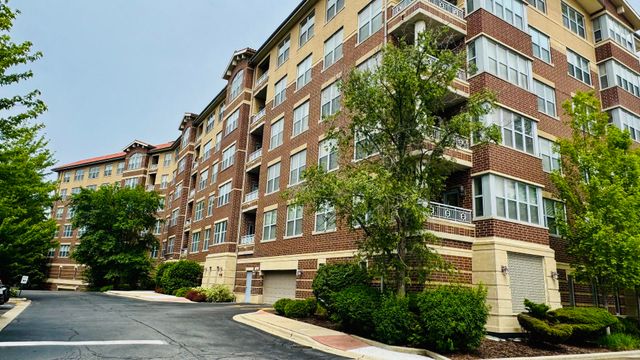 9360 SKOKIE Boulevard 414, Skokie, IL 60077