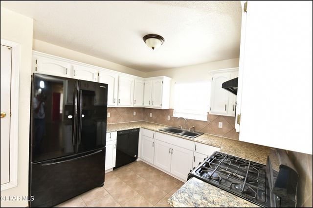 12121 TOWER HILL, El Paso, TX 79936