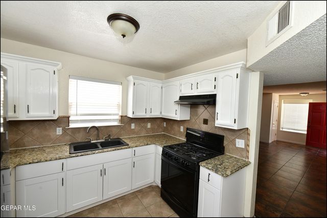 12121 TOWER HILL, El Paso, TX 79936