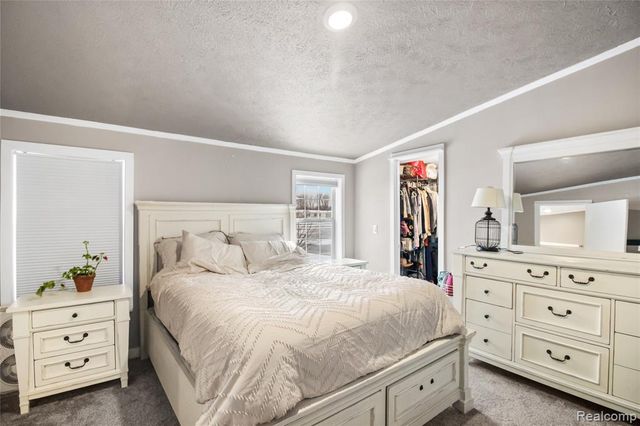 29224 Hidden River, Gibraltar, MI 48173