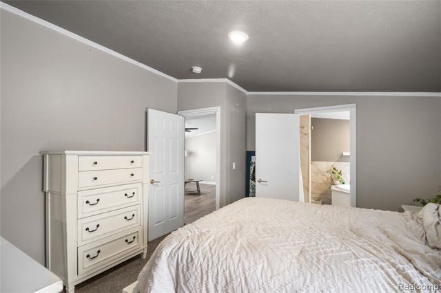 29224 Hidden River, Gibraltar, MI 48173