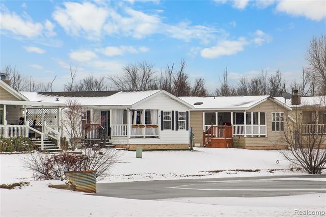 29224 Hidden River, Gibraltar, MI 48173