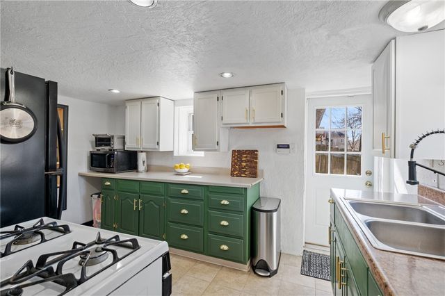 1145 5th St, Oakmont, PA 15139