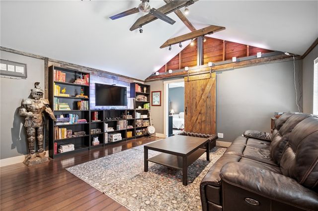 1145 5th St, Oakmont, PA 15139