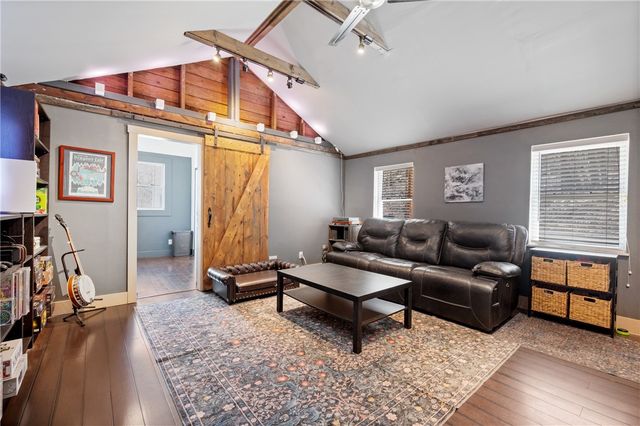 1145 5th St, Oakmont, PA 15139