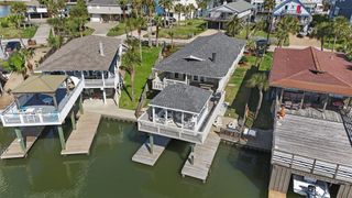 16603 Jamaica Cove Road, Jamaica Beach, TX 77554