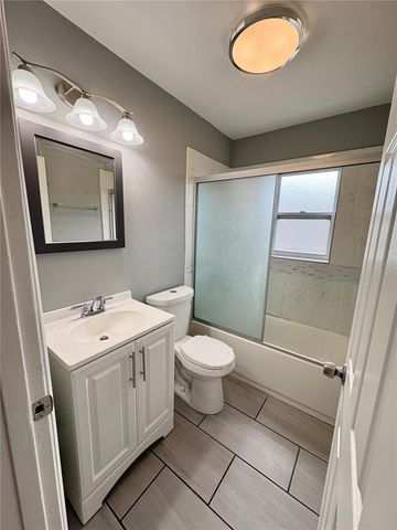 915 W 13TH STREET, Lakeland, FL 33805