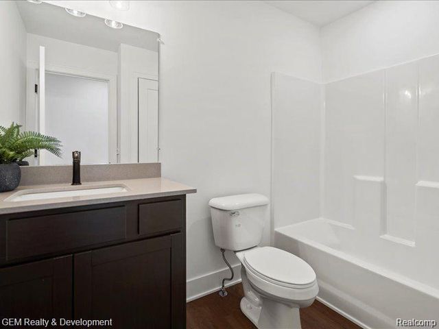 555 Village Lane, Milford Village, MI 48381