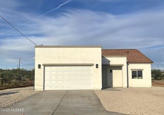 1825 Via Nueva Zelandia, Rio Rico, AZ 85648