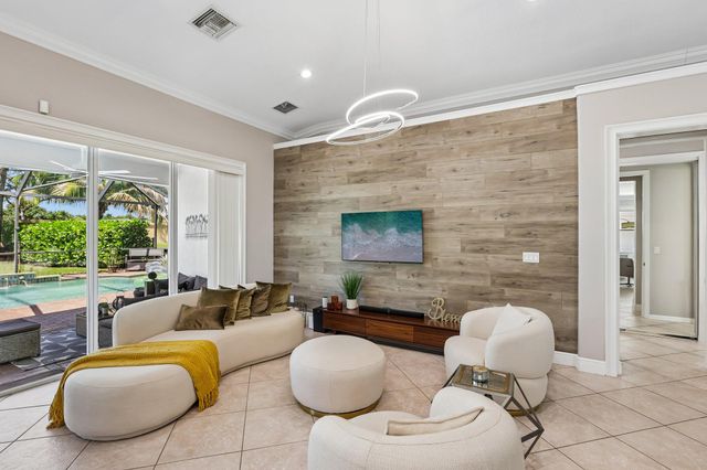 121 Bellezza Terrace, Royal Palm Beach, FL 33411