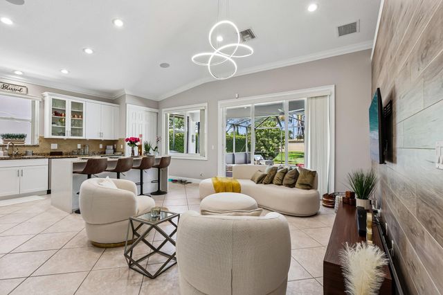 121 Bellezza Terrace, Royal Palm Beach, FL 33411