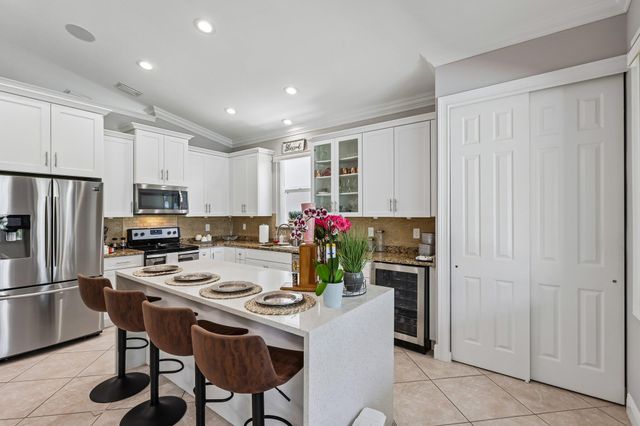 121 Bellezza Terrace, Royal Palm Beach, FL 33411