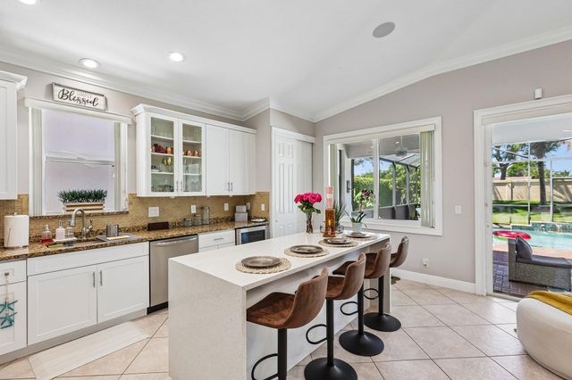 121 Bellezza Terrace, Royal Palm Beach, FL 33411