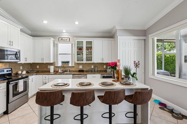 121 Bellezza Terrace, Royal Palm Beach, FL 33411