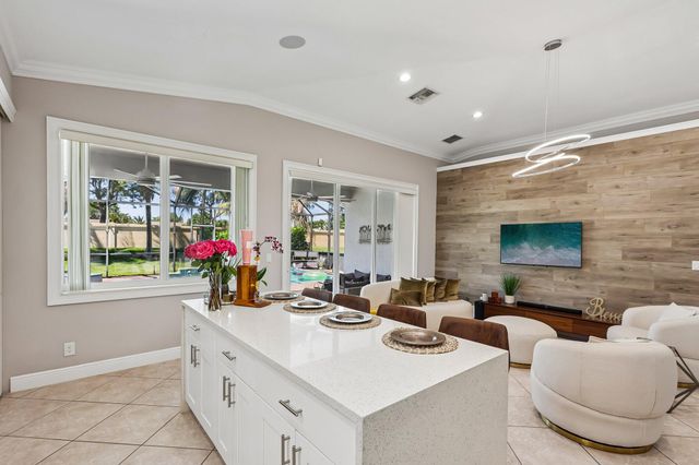 121 Bellezza Terrace, Royal Palm Beach, FL 33411