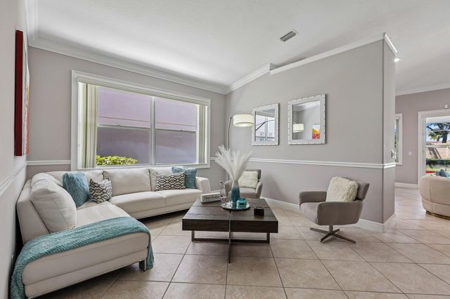 121 Bellezza Terrace, Royal Palm Beach, FL 33411