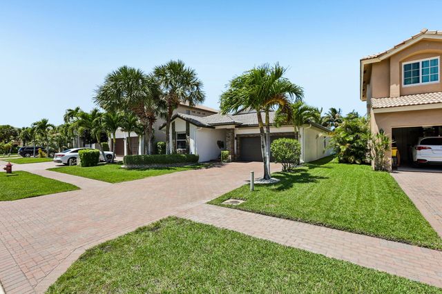 121 Bellezza Terrace, Royal Palm Beach, FL 33411