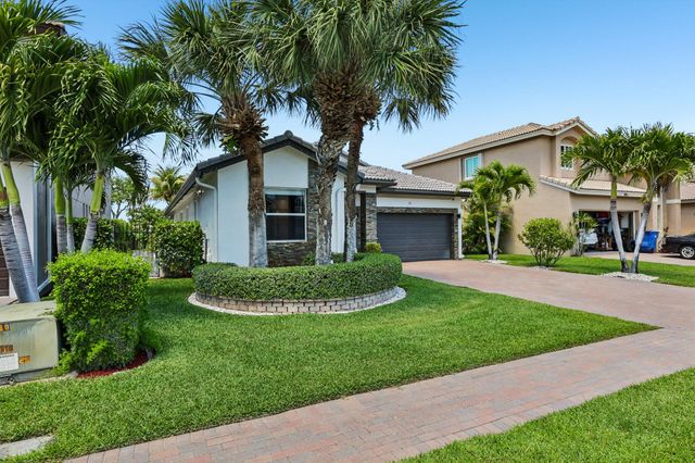 121 Bellezza Terrace, Royal Palm Beach, FL 33411