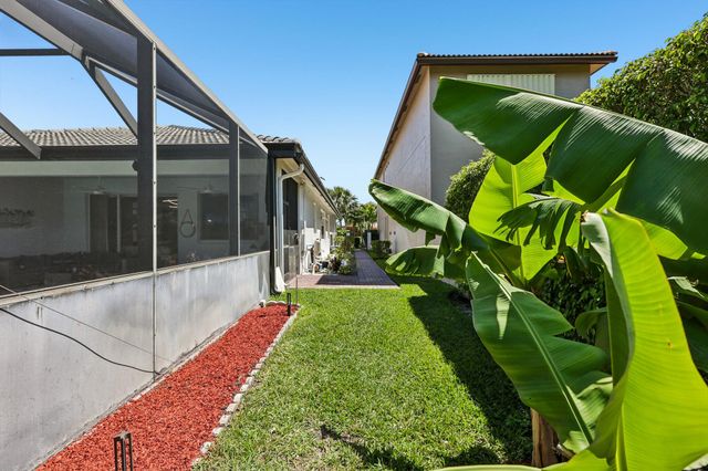 121 Bellezza Terrace, Royal Palm Beach, FL 33411