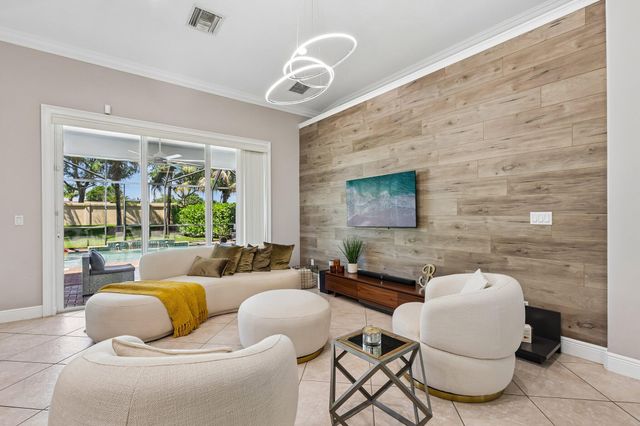 121 Bellezza Terrace, Royal Palm Beach, FL 33411