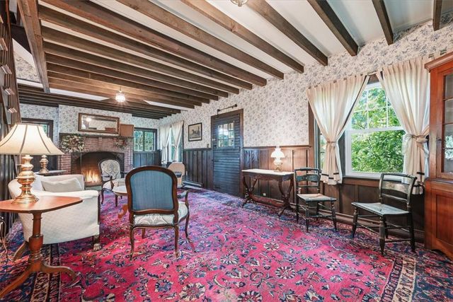 90 Oak Lane, Pocono Twp, PA 18370