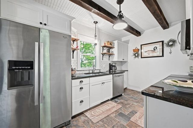 90 Oak Lane, Pocono Twp, PA 18370