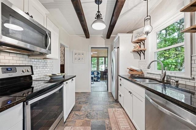 90 Oak Lane, Pocono Twp, PA 18370