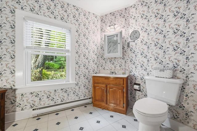 90 Oak Lane, Pocono Twp, PA 18370