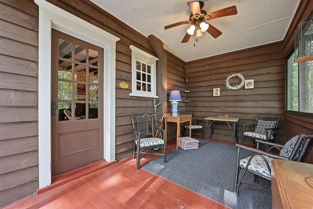 90 Oak Lane, Pocono Twp, PA 18370