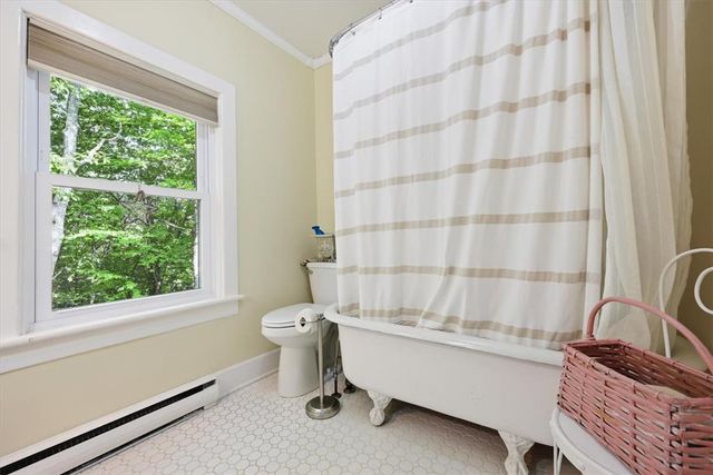 90 Oak Lane, Pocono Twp, PA 18370