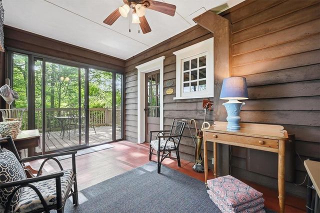 90 Oak Lane, Pocono Twp, PA 18370