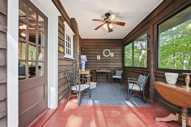 90 Oak Lane, Pocono Twp, PA 18370