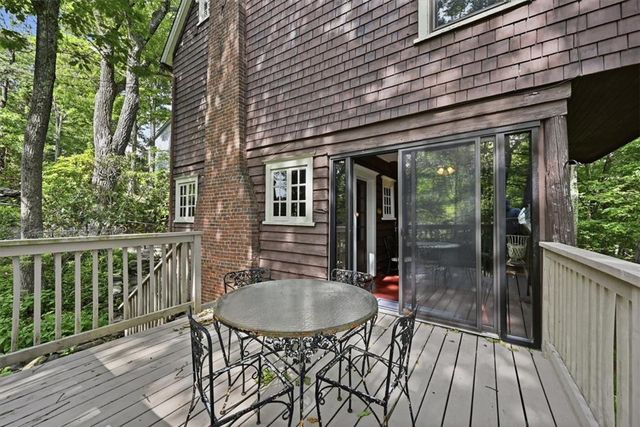 90 Oak Lane, Pocono Twp, PA 18370