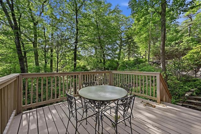 90 Oak Lane, Pocono Twp, PA 18370