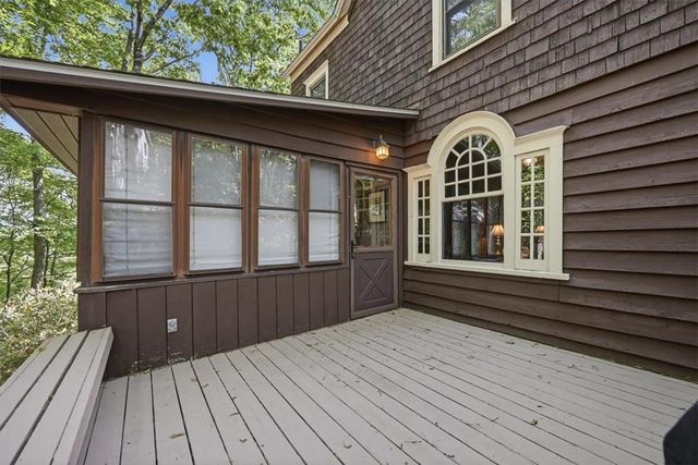 90 Oak Lane, Pocono Twp, PA 18370