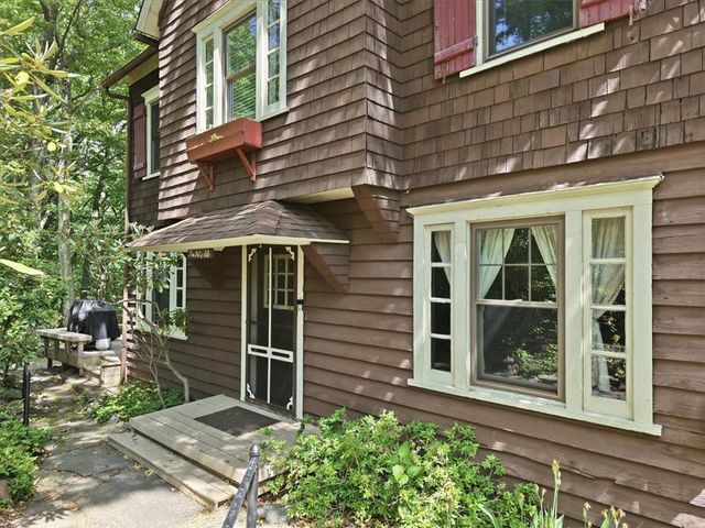 90 Oak Lane, Pocono Twp, PA 18370