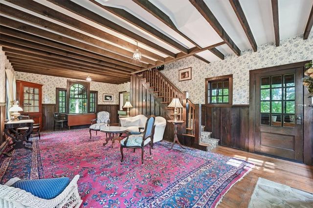 90 Oak Lane, Pocono Twp, PA 18370