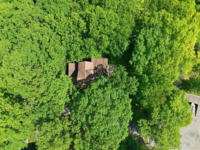 90 Oak Lane, Pocono Twp, PA 18370