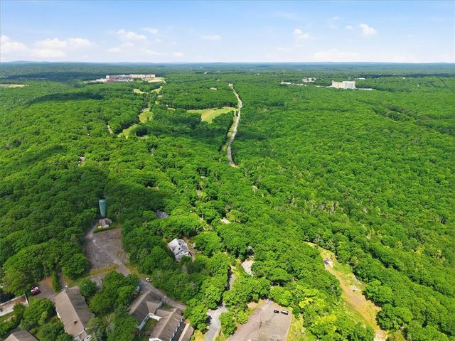 90 Oak Lane, Pocono Twp, PA 18370
